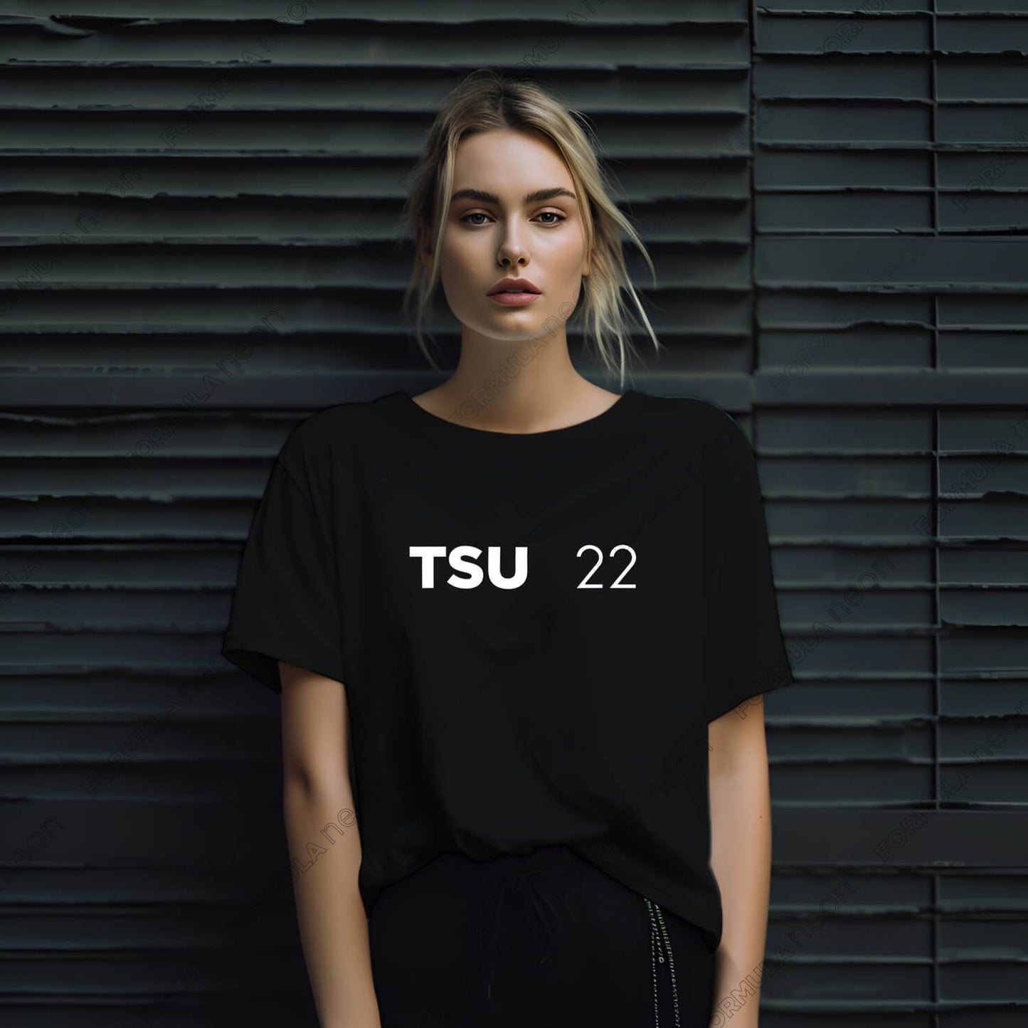 tsu-tee-white-d5_||_Black