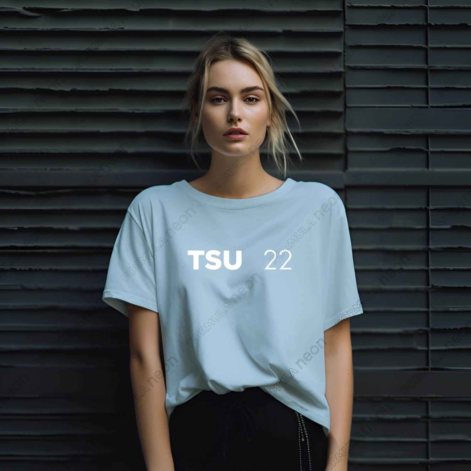 tsu-tee-white-d5_||_Chambray